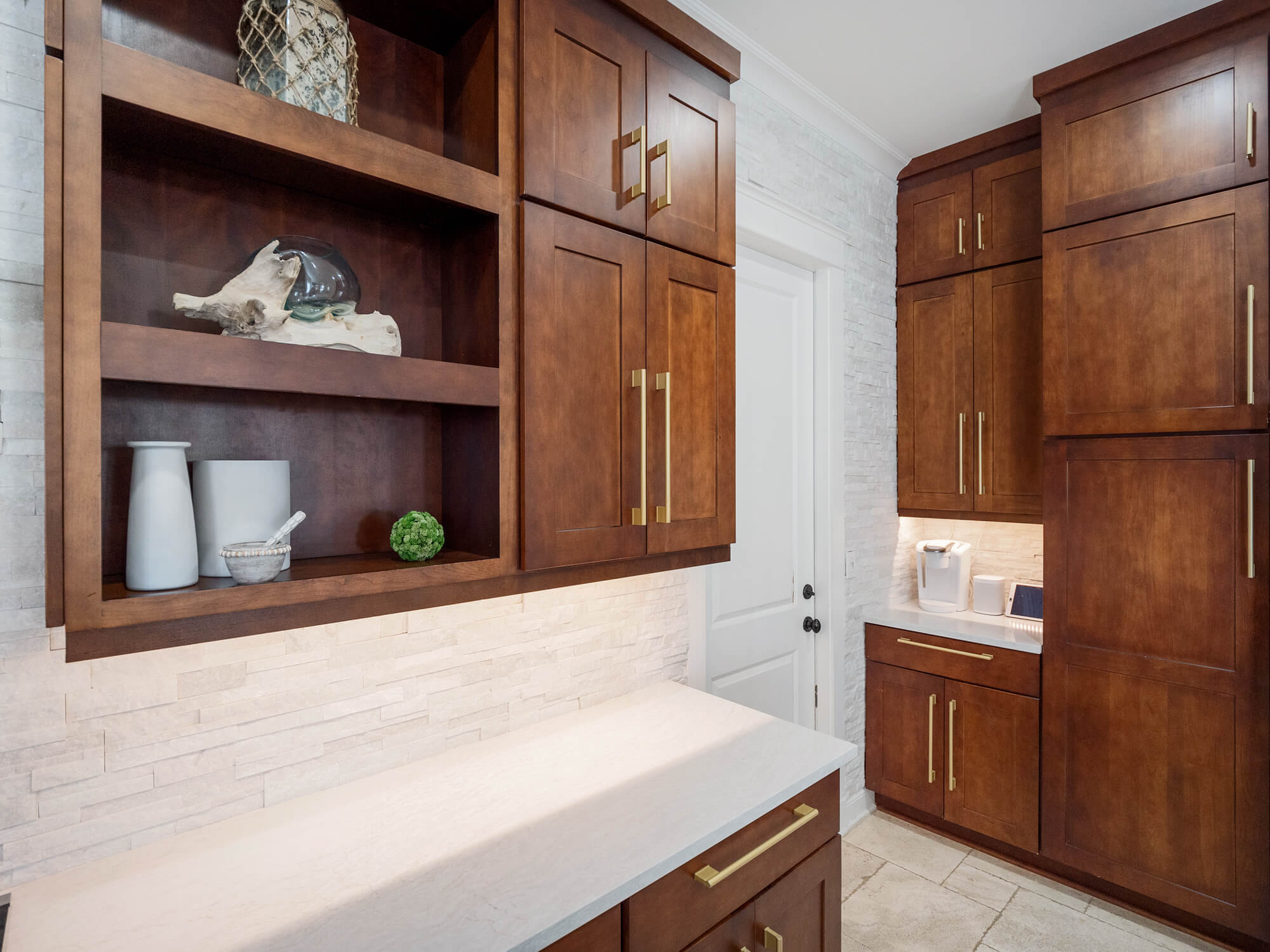 Updated Countertops, backsplash and hardware in Jacksonville, FL